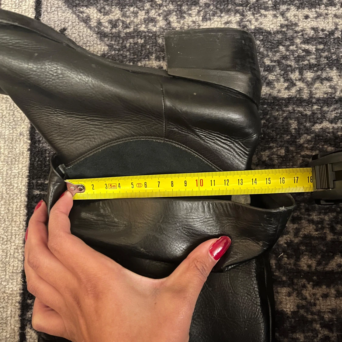 Svarta stövlar med spetsig tå - 93