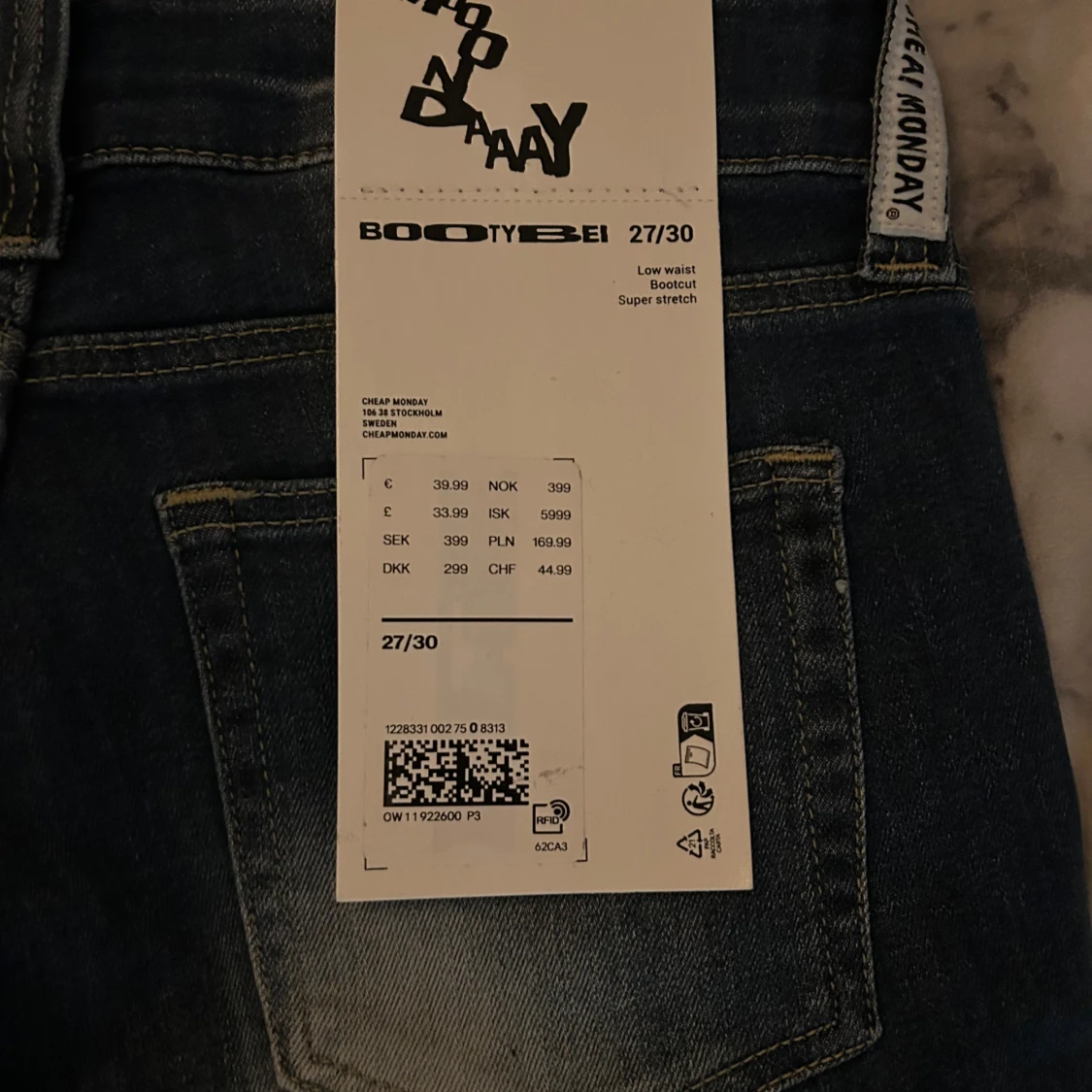 Blå bootcut jeans från weekday - 91