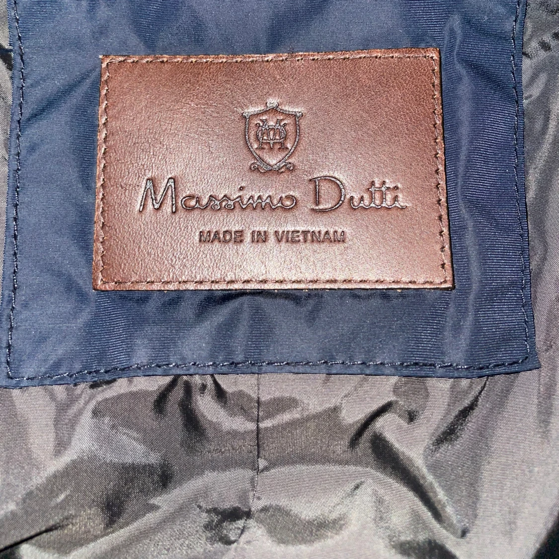 Mörkblå jacka från Massimo Dutti - 90