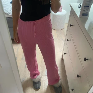 Mjukisbyxor zara - Så fin färg mjukisbyxor!