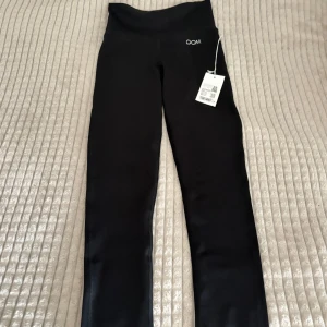 DOM tränings tights  - Helt nya mer prislapp. Storlek Xs passar S också. Nypris 600kr💞