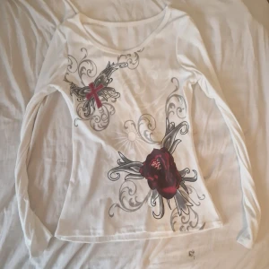 Tröja - Fin långarmad tröja. Va aldrig använd så säljer den