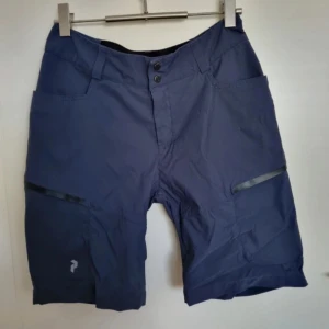 Peak performance shorts - Peak performance shorts i storlek xs.