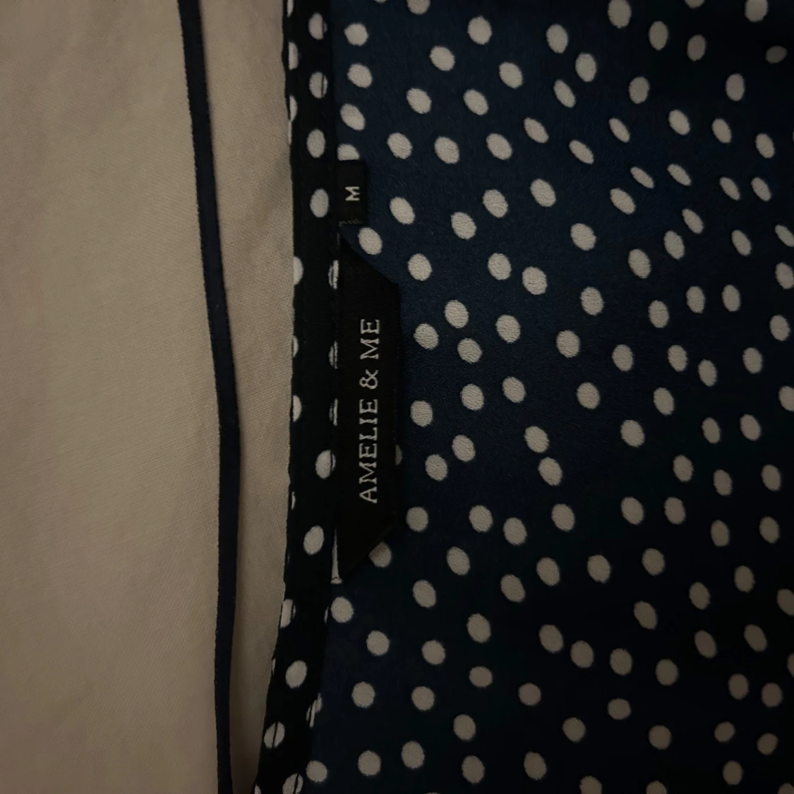 Prickig omlottklänning  - 93