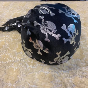 Pirat Sjörövarkeps  - Mått ca 21.00cm i dia , H 9,00 cm 95kr/st   