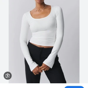 Soft touch jersey topp  - Långärmad jersey topp från gina tricot. Näst intill oanvänd. Hör av dig vid fundering eller fler bilder ☺️