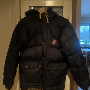 Fjällräven dunjacka  - Fjällräven Expedition Down Lite dunjacka i storlek S. Fler bilder kan skickas! 