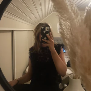 Söt spetstopp från Zara🤍 - Jätte fin topp från zara🤍 säljer då jag aldrig använder den