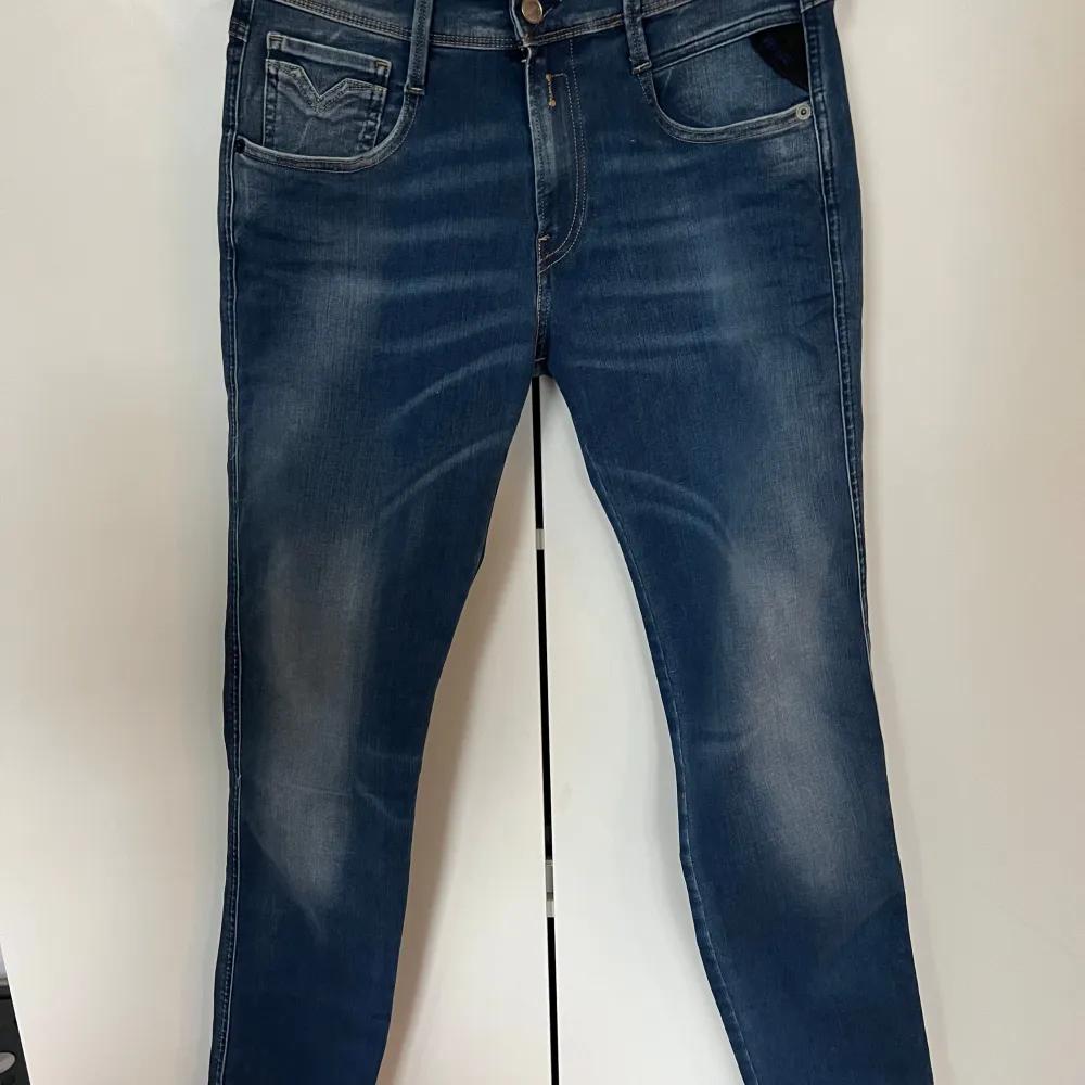 Helt nya replay anbass hyperflex jeans i storlek 30/34 kvitto finns! Nypris: 2000 mitt pris: 660. Jeans & Byxor.