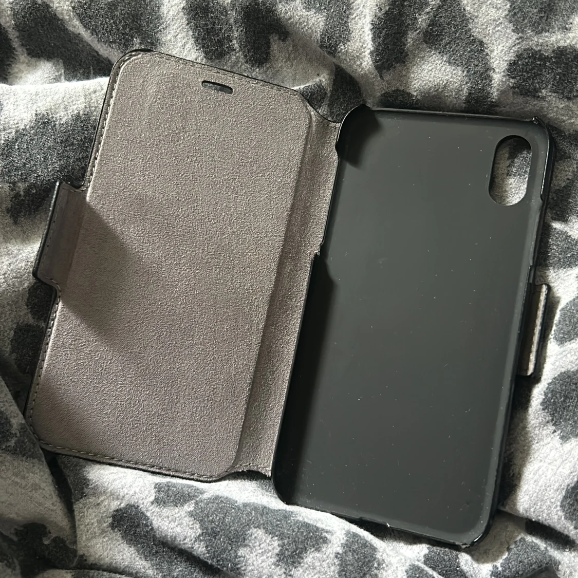 Ideal of Sweden mobilfodral - 90