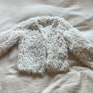 Päls jacka - As snygg men tyvärr för liten för mig❤️