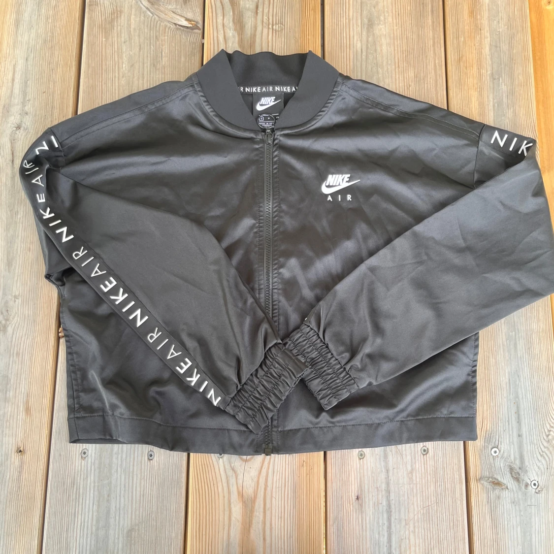 Svart bomberjacka från Nike Air - 91