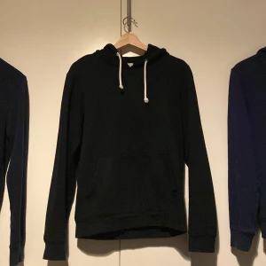 Hoddie - Säljer denna tvärfeta hoddie från pier one. Växt ur den och är anledningen  till säljandet😌liten i storleken
