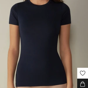 Intimissimi t-shirt  - Säljer min intimissimi t-shirt i nyskick då jag ej använt så mycket eftersom jag skulle vilja ha i en annan färg! Skriv för mer bilder osv