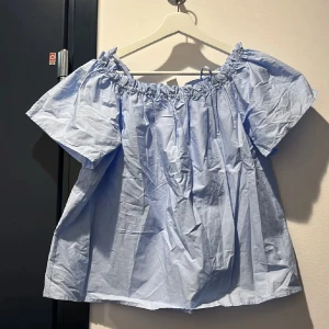 Blå blus - Super söt! Tryck på köp nu!💖passar xs-m