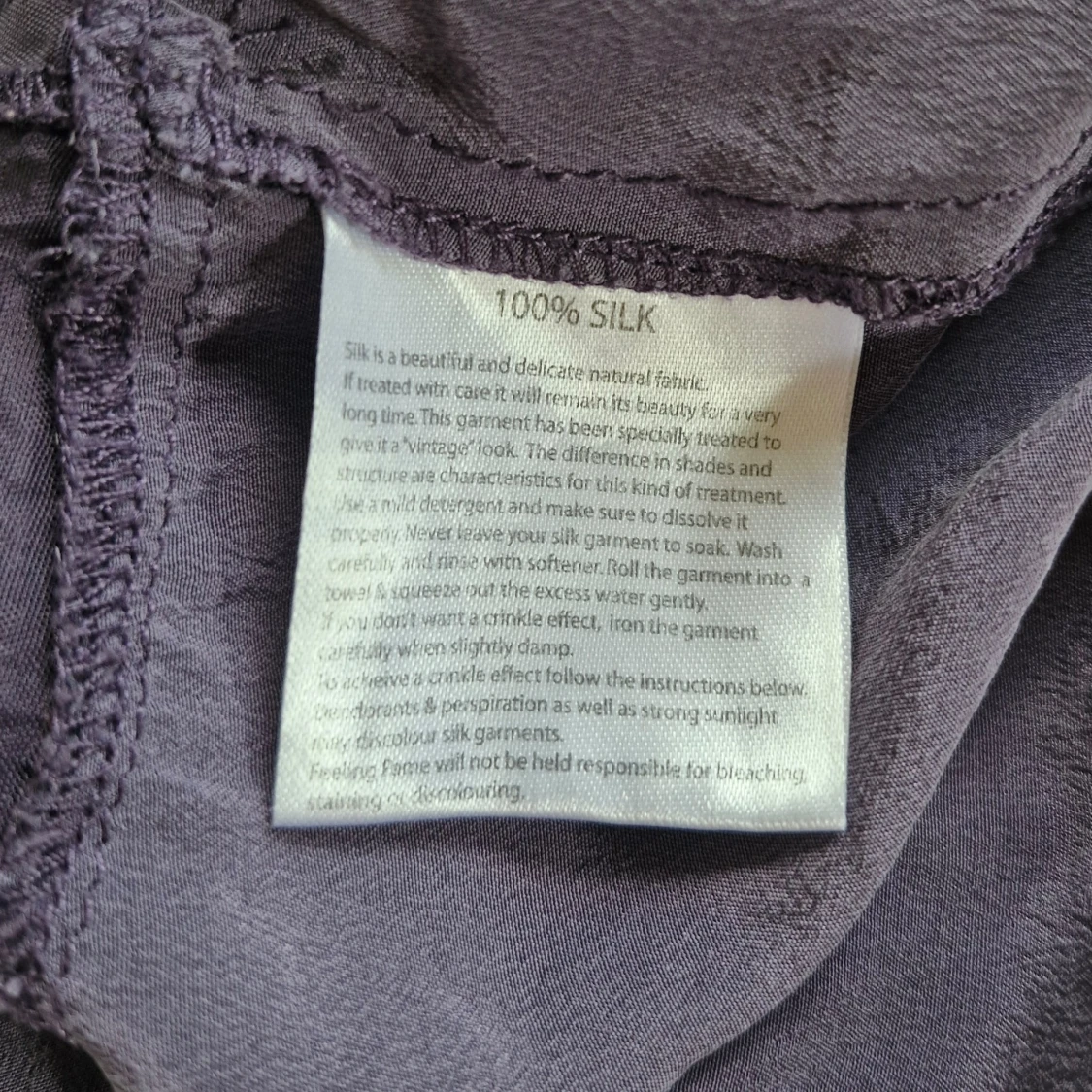 Lila sidenklänning från Feeling - 91