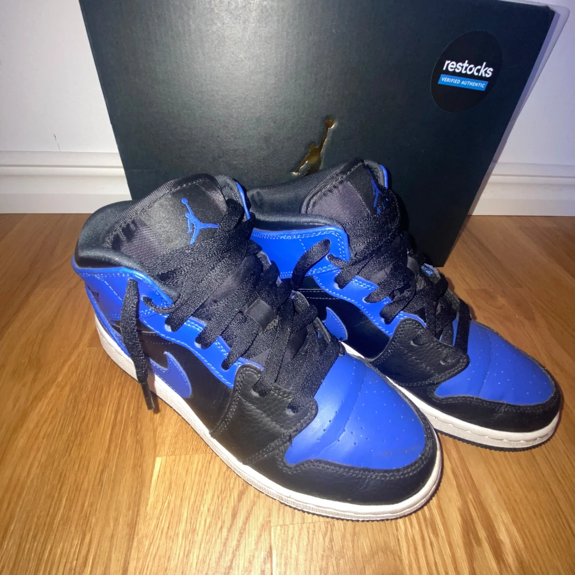 Air Jordan 1 Mid Hyper Royal - 91