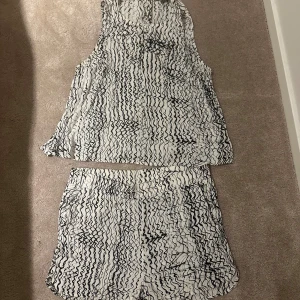 Twist & Tango set  - Superfint set från twist and tango.   OBS ! 36 i linnet och 38 i shortsen