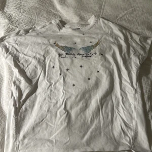 Zadig t shirt - Använd ungefär 3-4 ggr  Pris kan diskuteras  Tar även emot trades 
