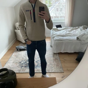 Patagonia fleece - Säljer pågrund av att jag tycker den är för liten. Inga deffekter, inprinsip ny skick!
