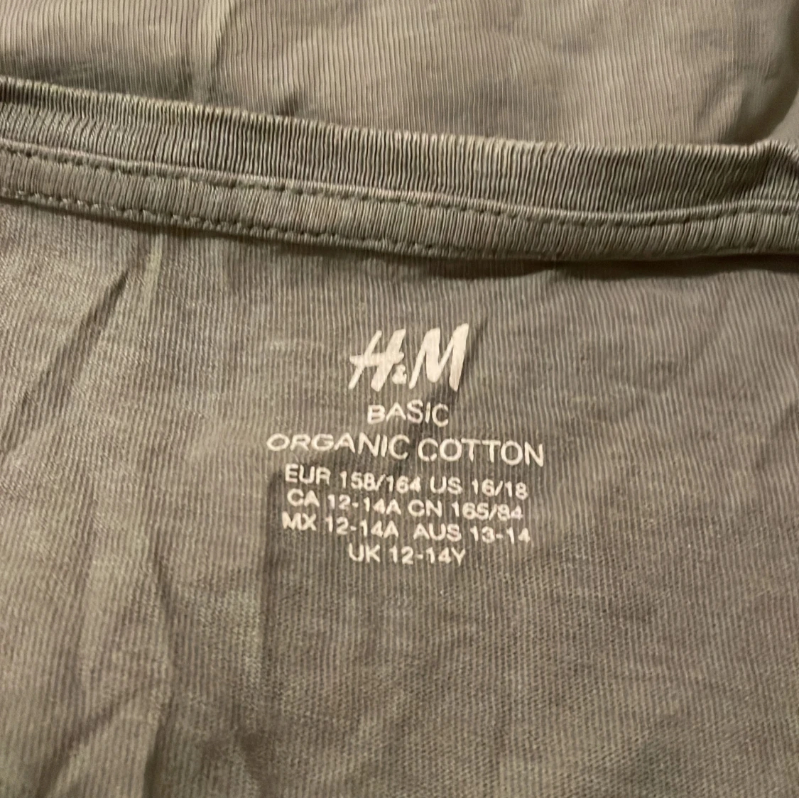 Olivgrön t-shirt från H&M - 91