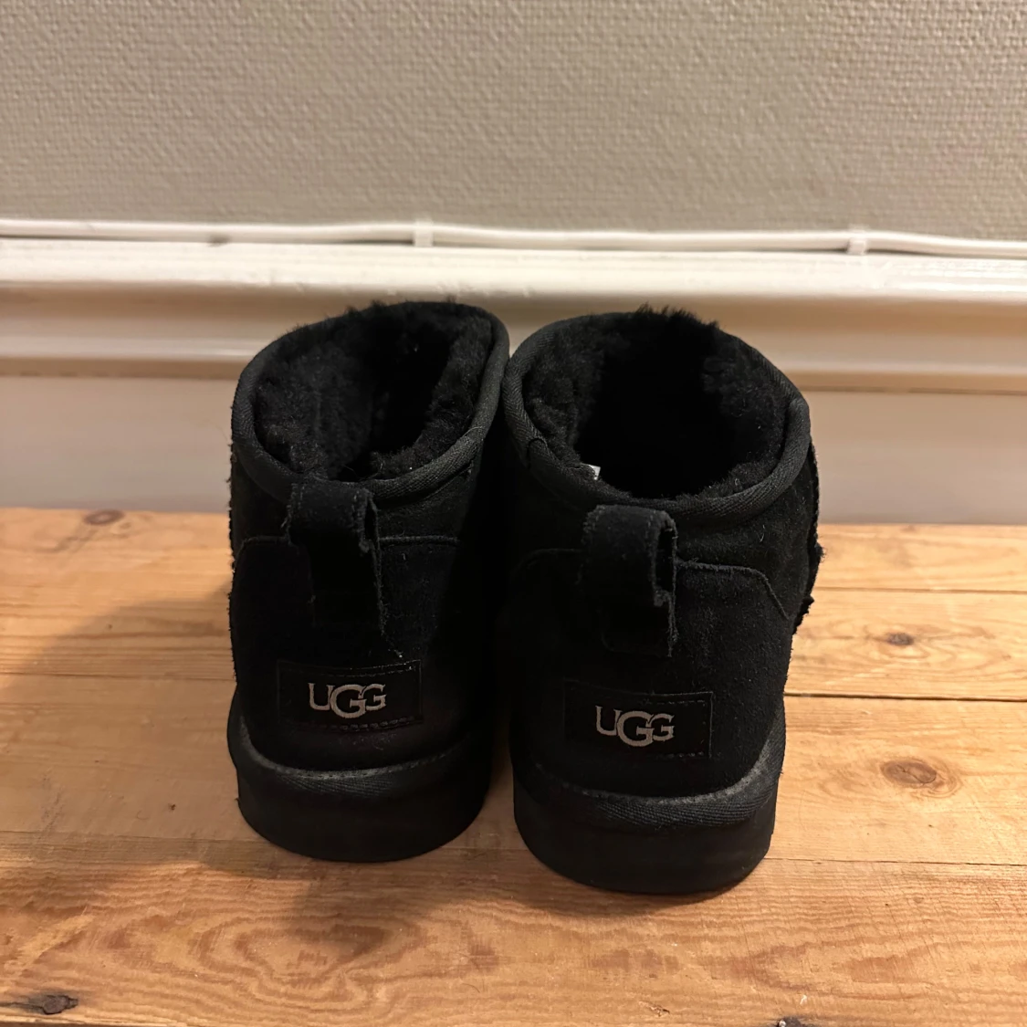 UGG - 90