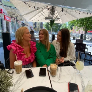 Rosa topp med volangdetaljer - Superfin rosa topp från zara som inte säljs längre!! I strl S❤️