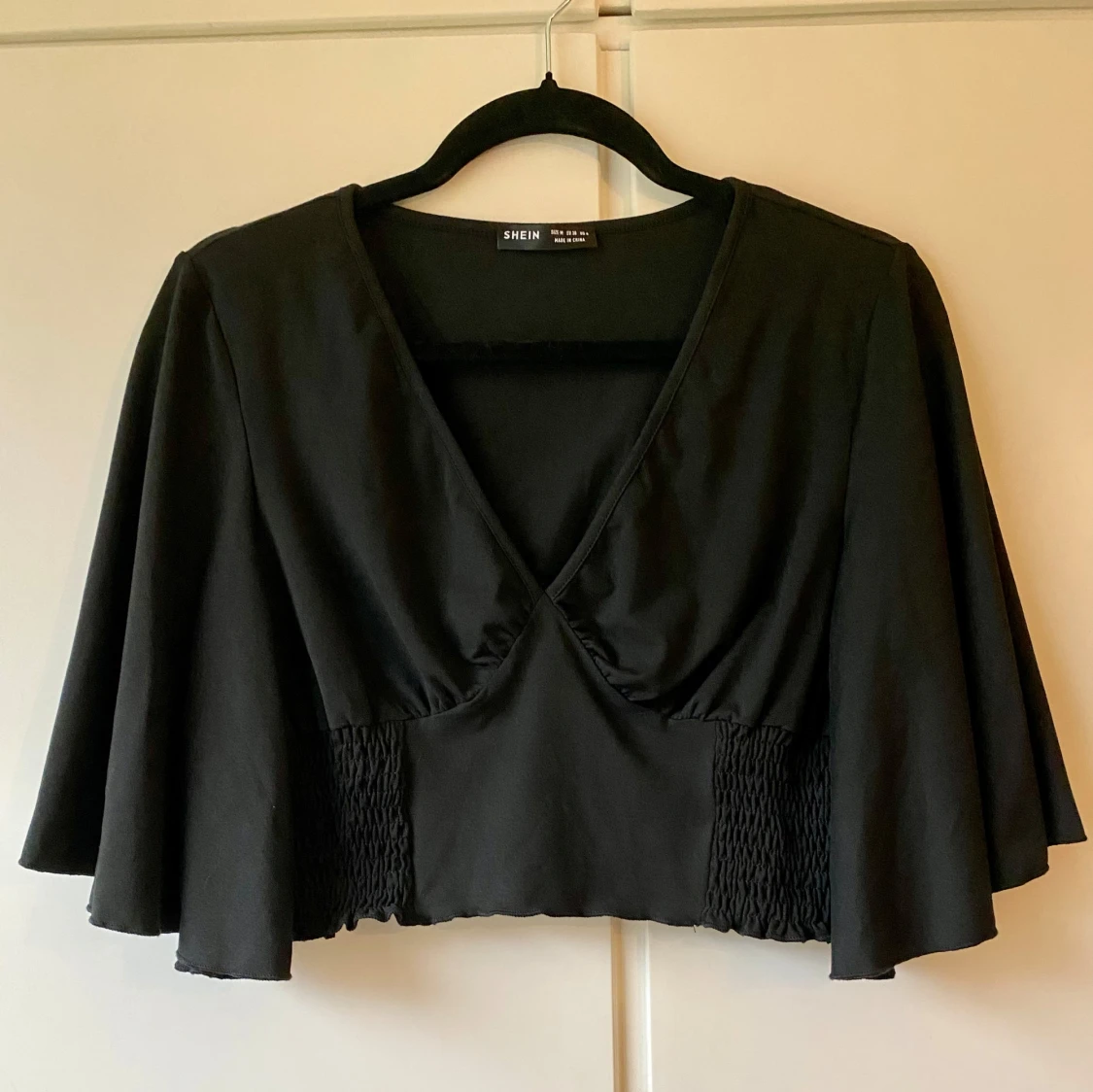 Svart croppad topp från Shein