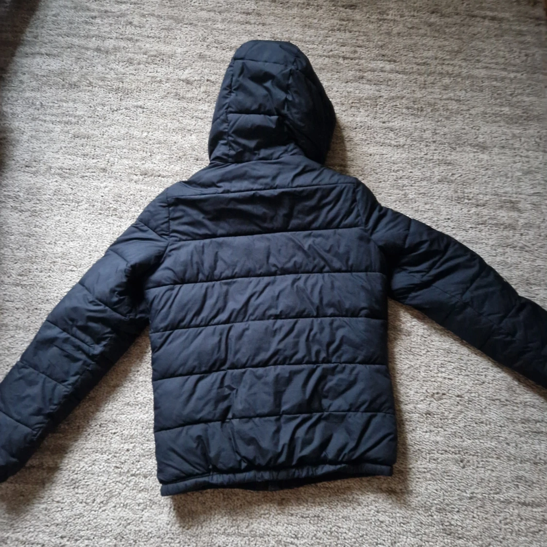 Svart pufferjacka från Hollister - 90