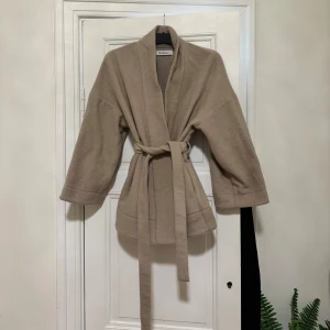 Vinter kappa - En kappa från Rodebjer, fint skick, använd ett fåtal gånger.