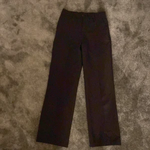 Kostymbyxor  - Ganska använde men dem är i fint skick!