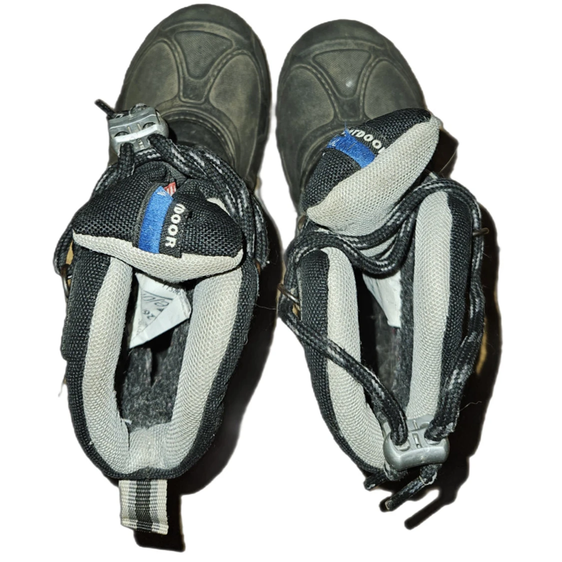 Svarta vinterkängor från Rejka