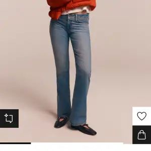 Levis jeans i färg hydrologic, stl 27/32. Använda ett fåtal gånger, inga skador eller något. Köpta för 1000 på levis hemsida Skivka om fler bilder önskas💗💗