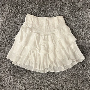 Volangkjol - Volangkjol från shein, bra skick💗