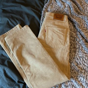 Levis byxor - Helt nya använda 2-3 gånger