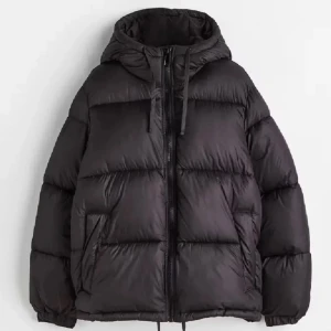 jacka - säljer denna jätte fina och populär jacka från hm, storlek xs. LÄGG PRISFÖRSLAG 