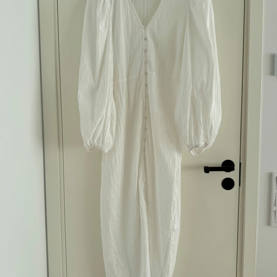 Vit långklänning med puffärmar M - 91