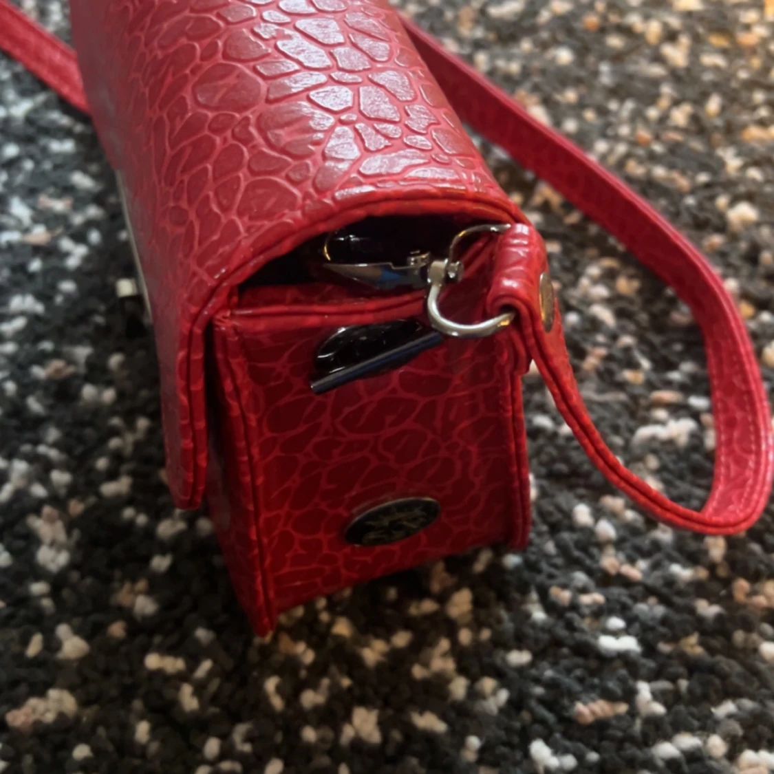 Röd väska  - 91