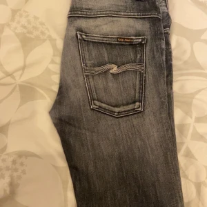 Nudie jeans Slim fit - Säljer dessa stilrena jeans från nudie Hör av er vid frågor & funderingar🍀