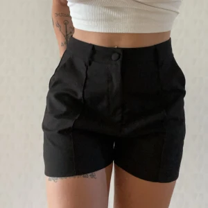 Supersnygga shorts! - Shorts från shein som endast är provade då de va för stora för mig, men sitter superskönt!