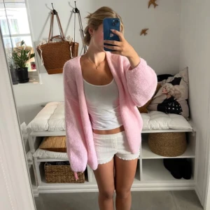 Lindex kofta  - Lånad bild, helt slutsåld i storlek M/L med prislapp kvar. Priset är EJ diskuterbart 