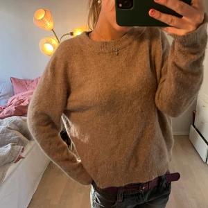 Stickad tröja  - Superfin stickad tröja i alpacka ull från zara. Köp via köp nu❤️❤️