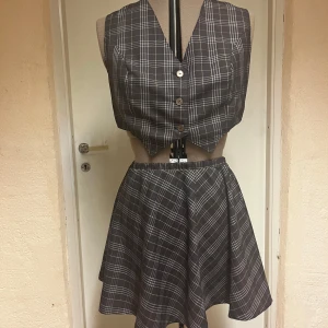 School girl set - Sydd hemma! Matchande set. Väldigt fint till skolan.  Gossip girl inspiration  Sydd efter storleken M 