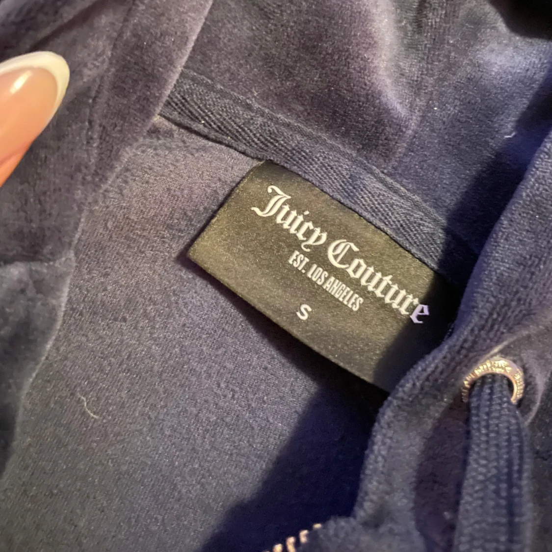 Mörkblå hoodie från Juicy Couture - 2