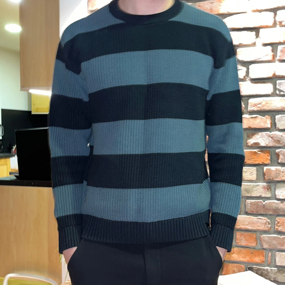 Randig stickad tröja från Pull & Bear