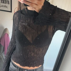 Blus - Blus från Gintricot i stl S, säljer pga att jag ej använder den längre