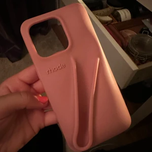 Rhode skal äkta  - Äkta rhode skal som jag tyvärr inte kan använda, IPhone 14 pro