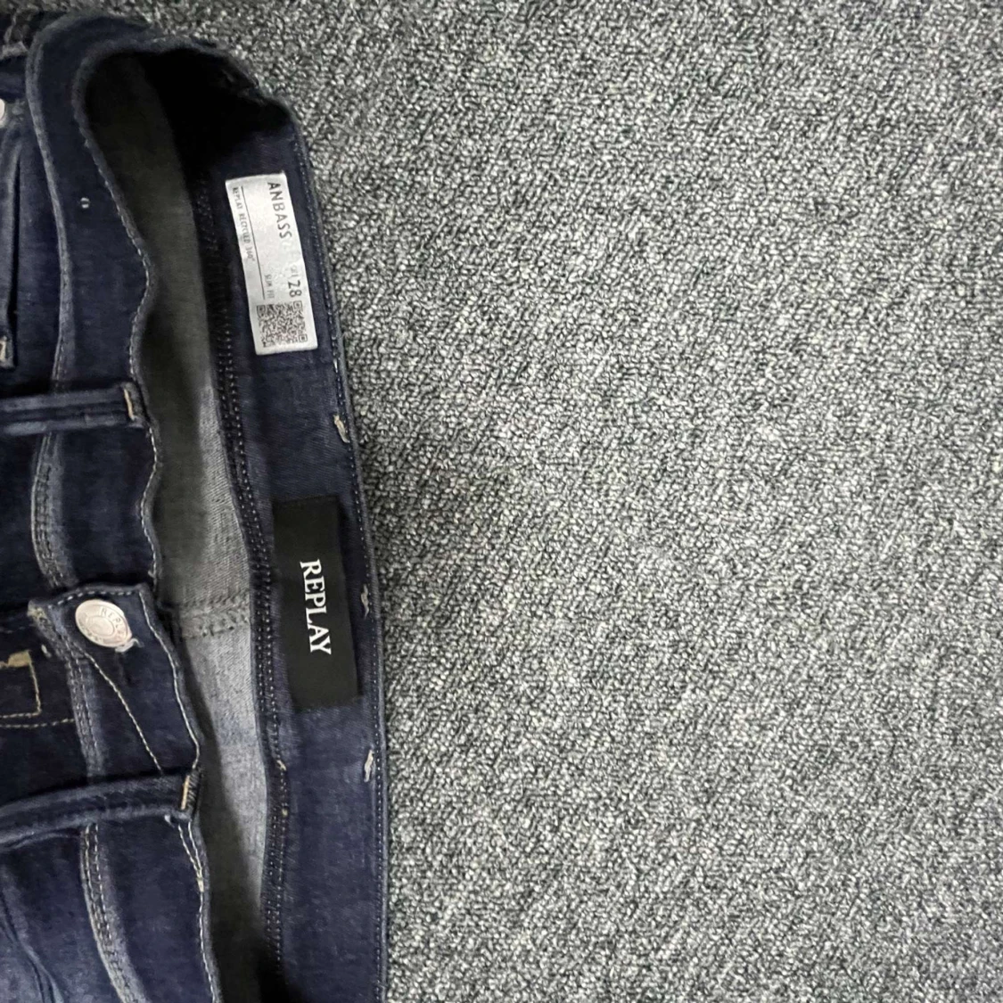 Mörkblå jeans från Replay - 1