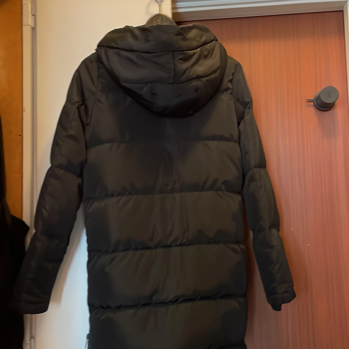 Svart dunjacka från Vero Moda - 1