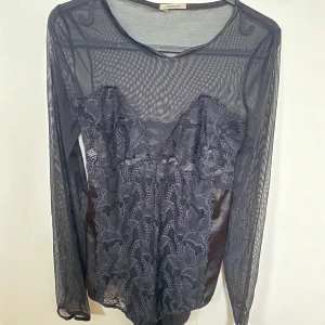 Body från Intimissimi - Svart spetsbody från Intimissimi 🥰